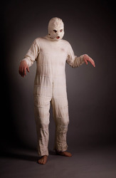 хэллоуинские костюмы напрокат-мумия, Дракула, Псих, чертовка и другие
